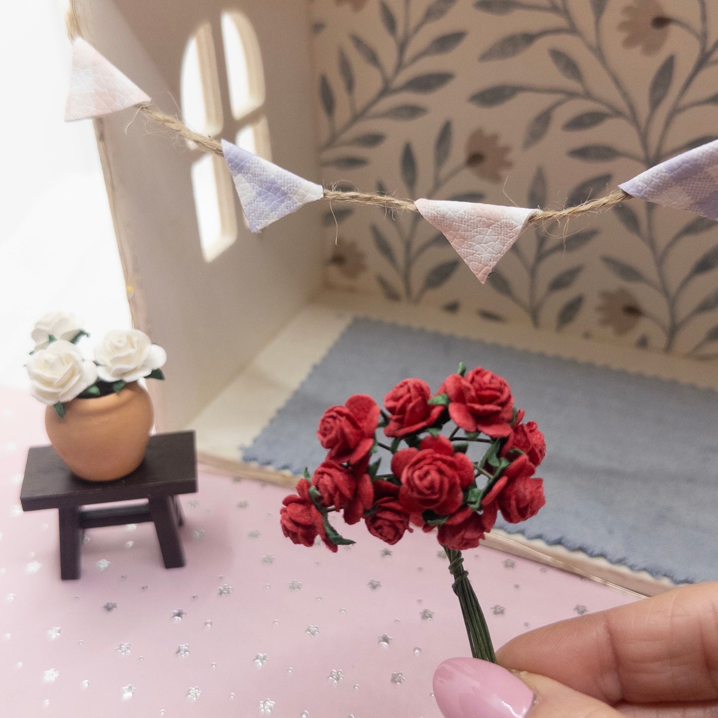 Mini bouquet of red Mulberry paper roses x3