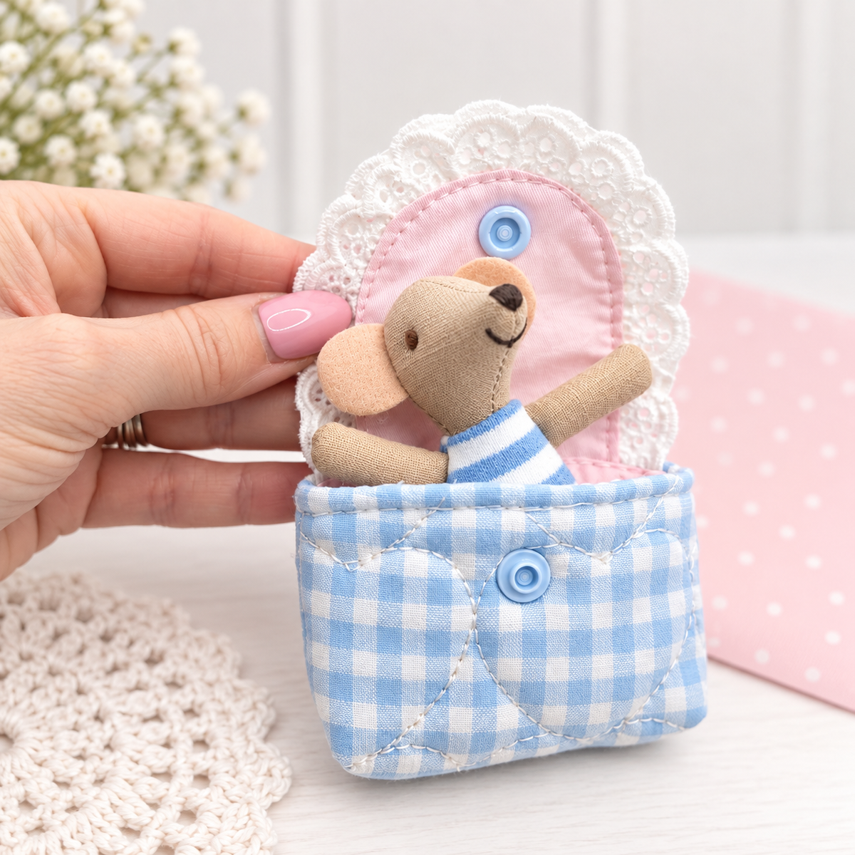 Mouse in a Pouch - Blue