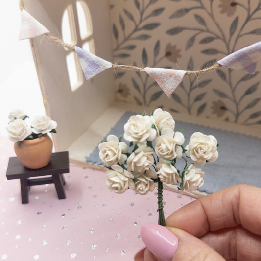 Mini bouquet of Ivory Mulberry paper roses x3