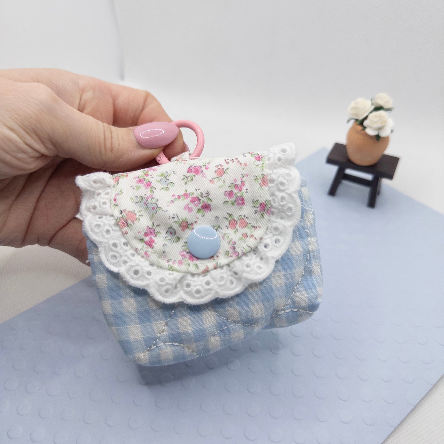 Mouse in a Pouch - Blue