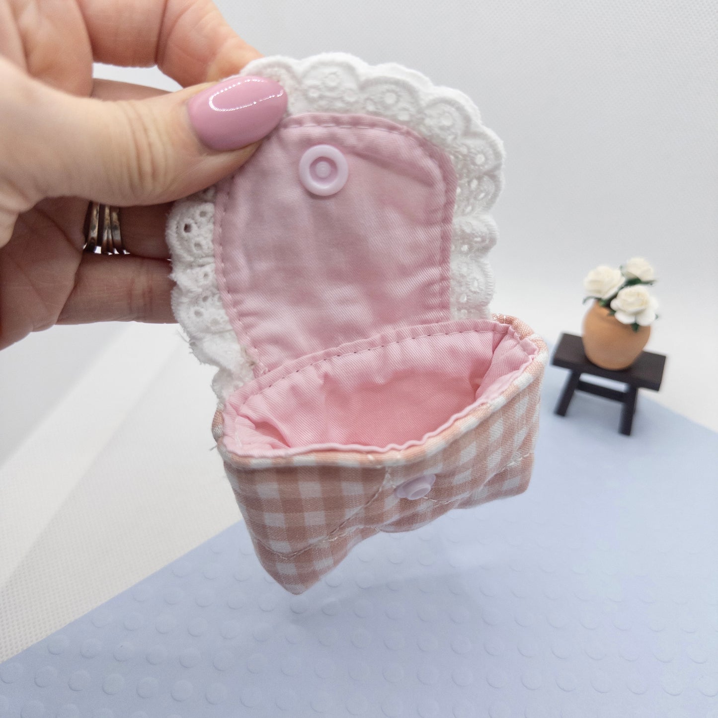 Mouse in a Pouch - Pink & Beige