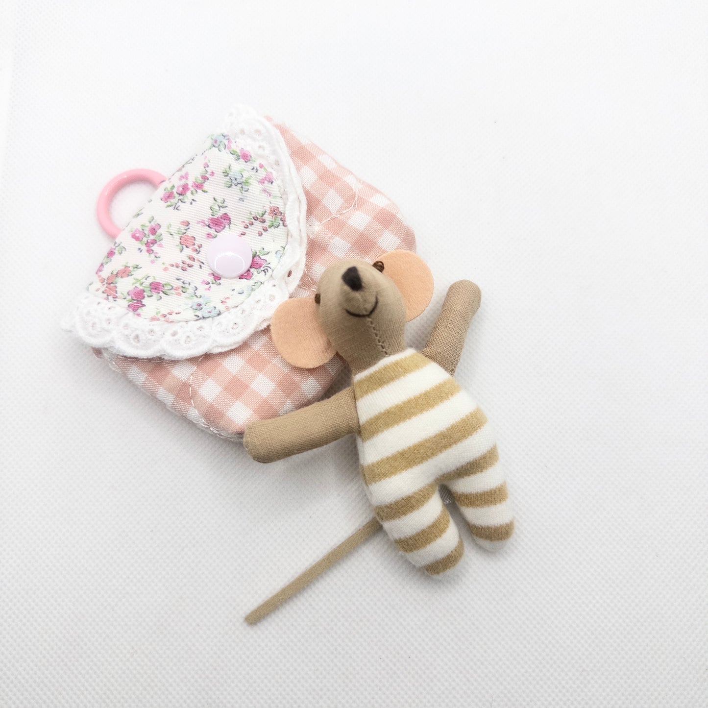 Mouse in a Pouch - Pink & Beige