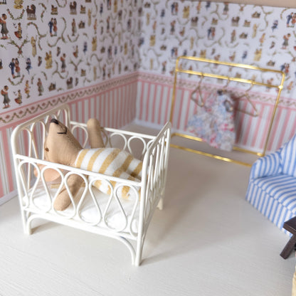 Pip's Crib - Ivory Metal