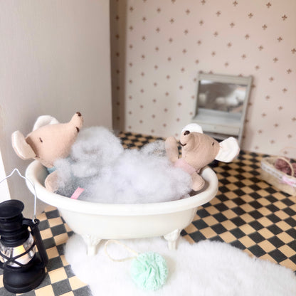 Pip's Metal Bathtub Set